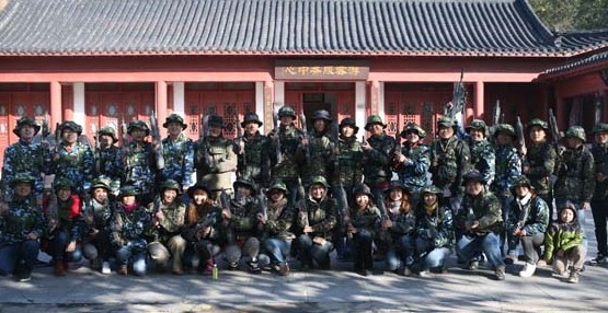 參加本次拓展設(shè)備訓(xùn)練人員合影